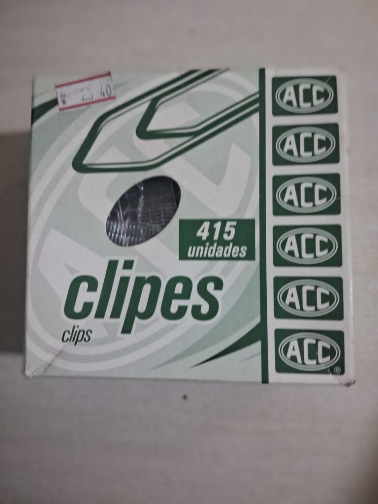 Clipes 3/0. Caixa com 415 unidades